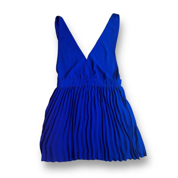Superdown sharona pleated mini dress Cobalt Blue Size Medium NWOT Revolve - Picture 4 of 13